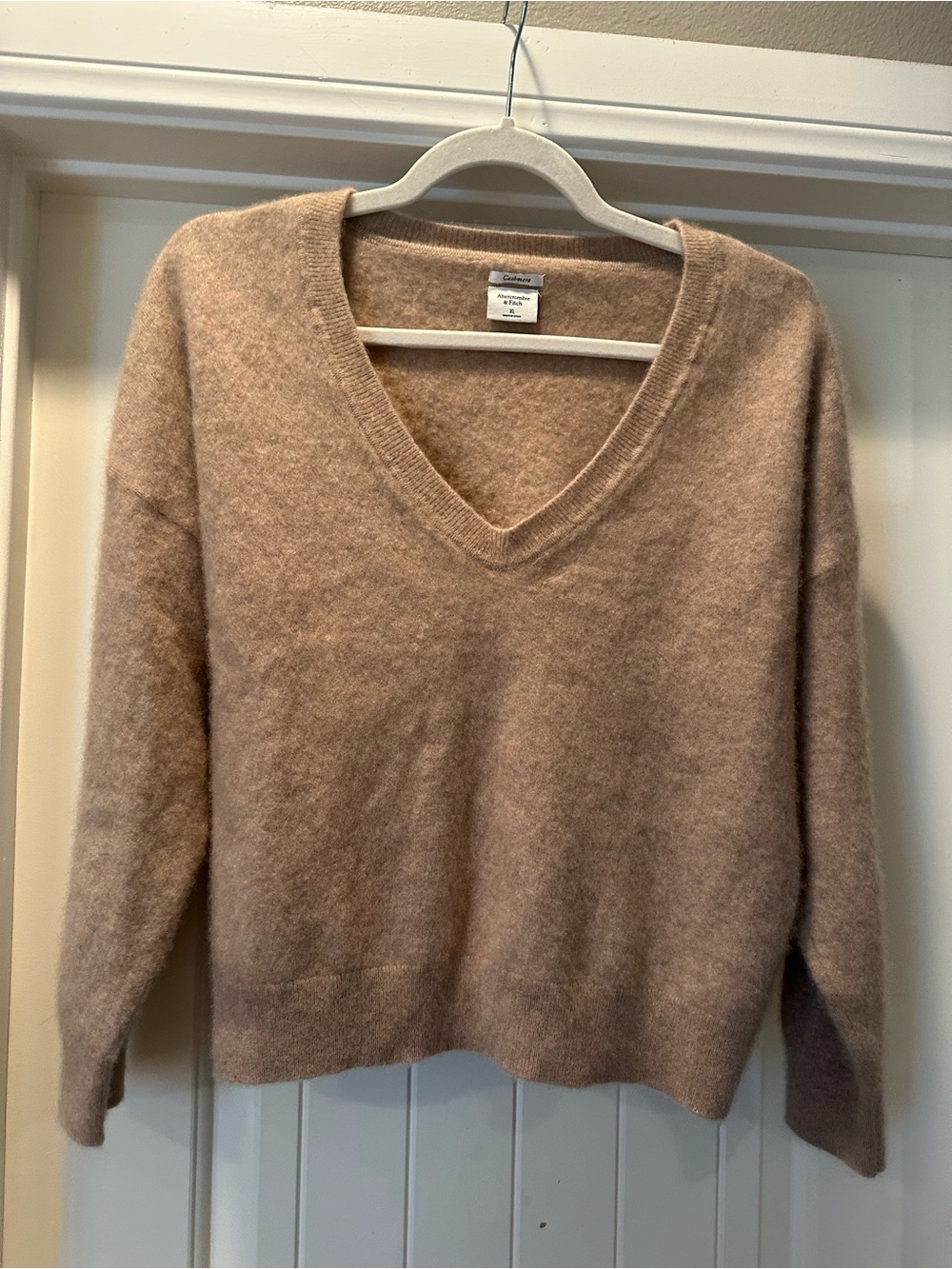 Abercrombie Cashmere V Neck Neutral Tan Taupe Sweater like new XL